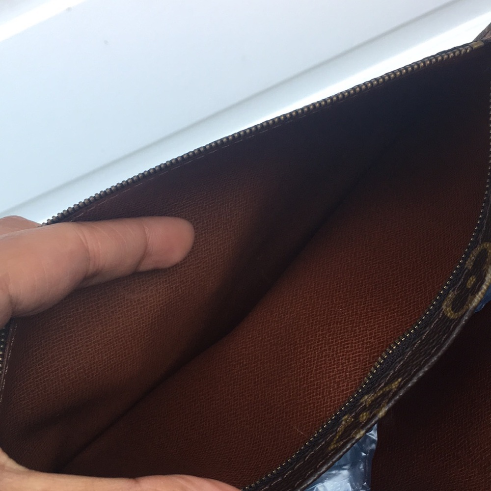 💯Authentic Louis Vuitton Vintage Clutch - Picture 9 of 16